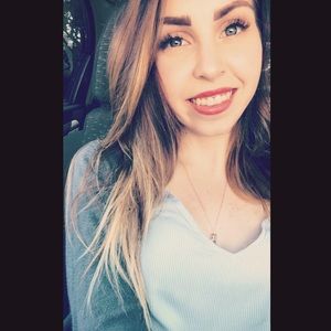 Meet your Posher, Kelli